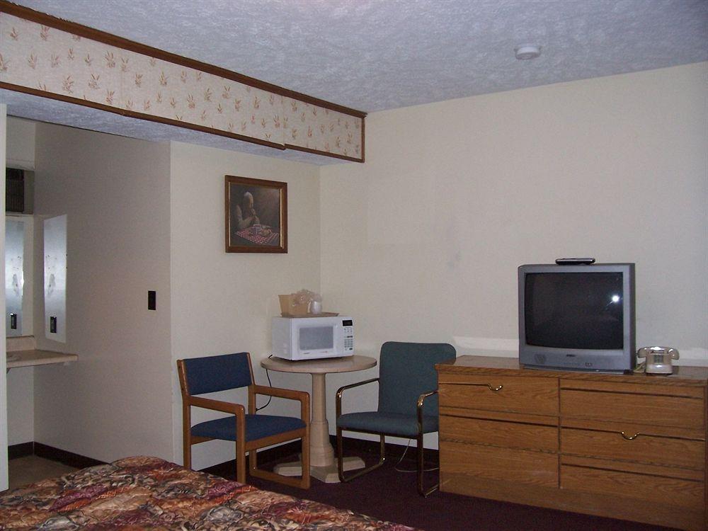 North Country American Inn Kalkaska Exteriör bild