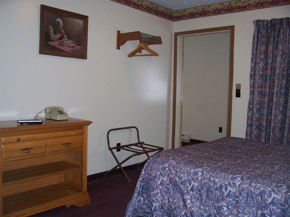 North Country American Inn Kalkaska Exteriör bild