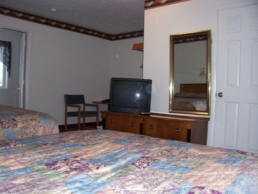 North Country American Inn Kalkaska Exteriör bild