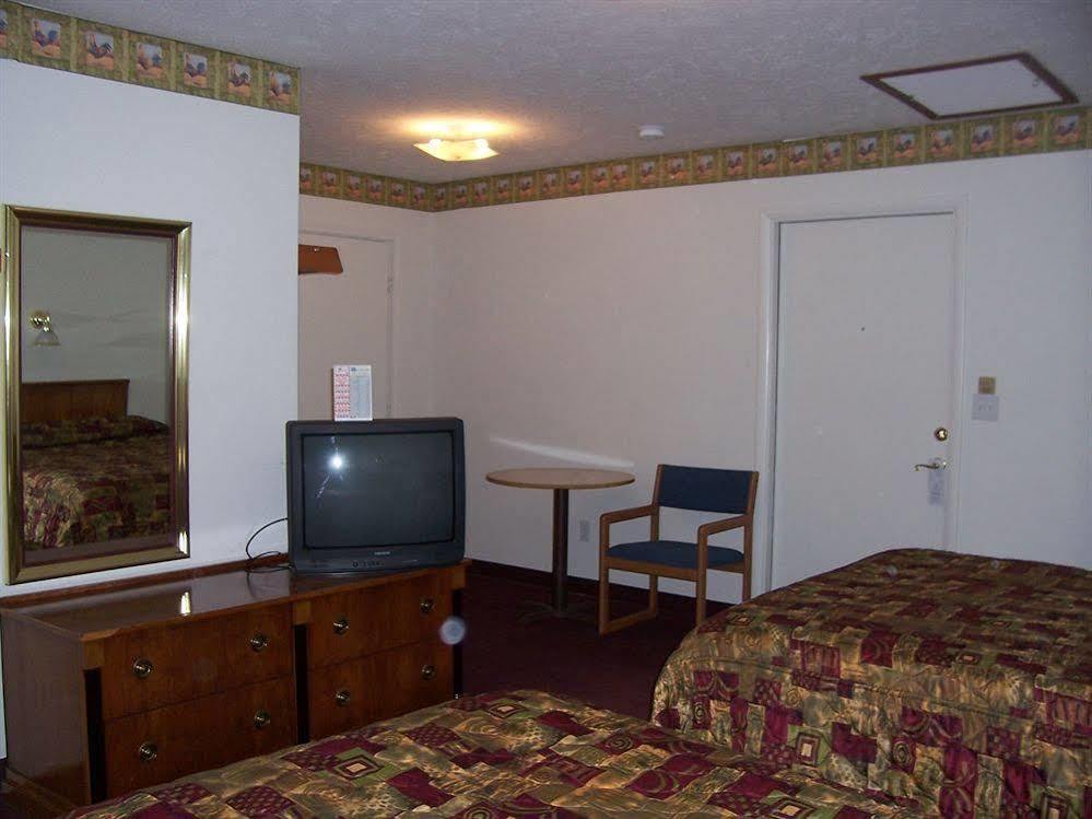 North Country American Inn Kalkaska Exteriör bild